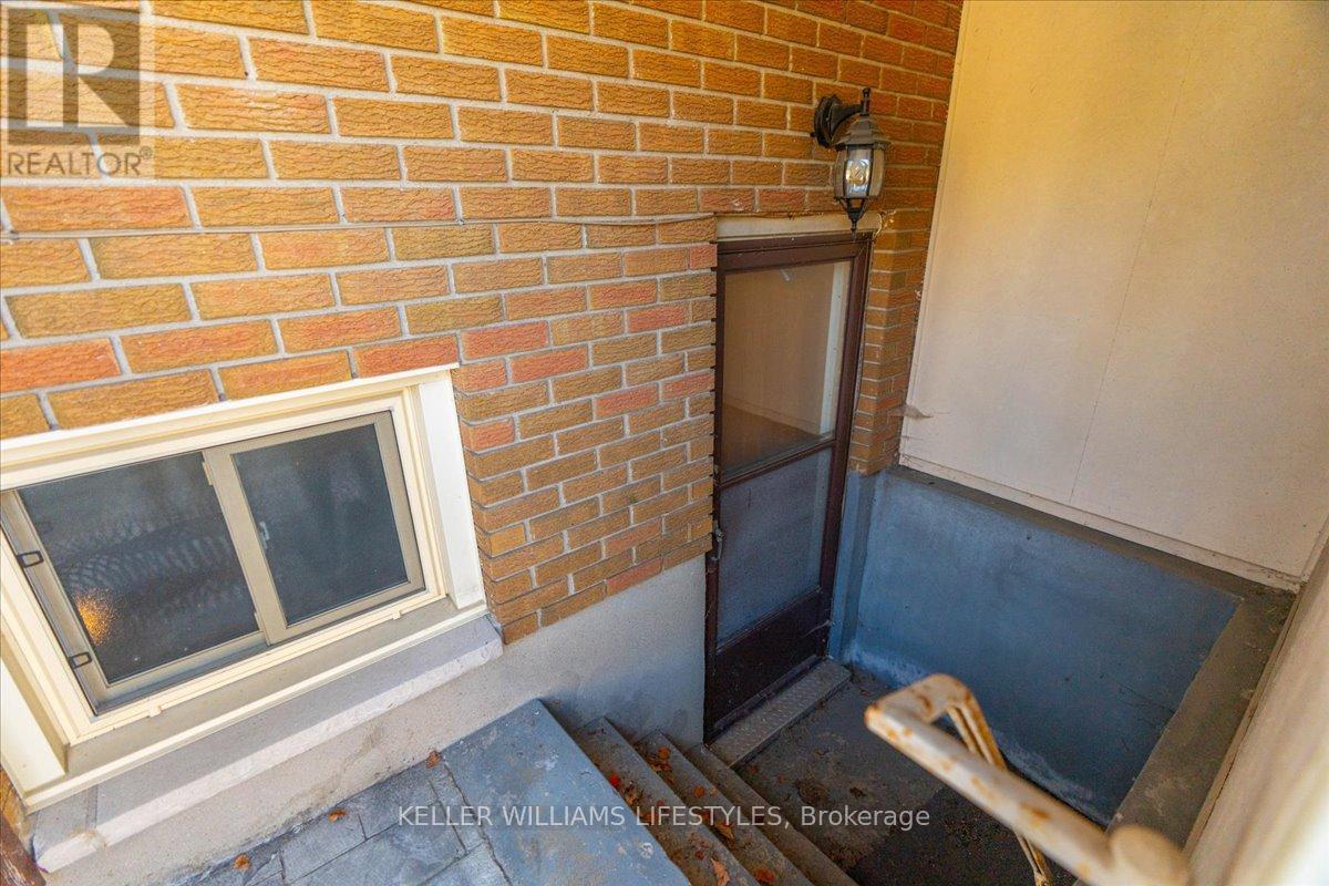 34 Stanhope Crescent, London South, Ontario  N6C 3B2 - Photo 8 - X12525772