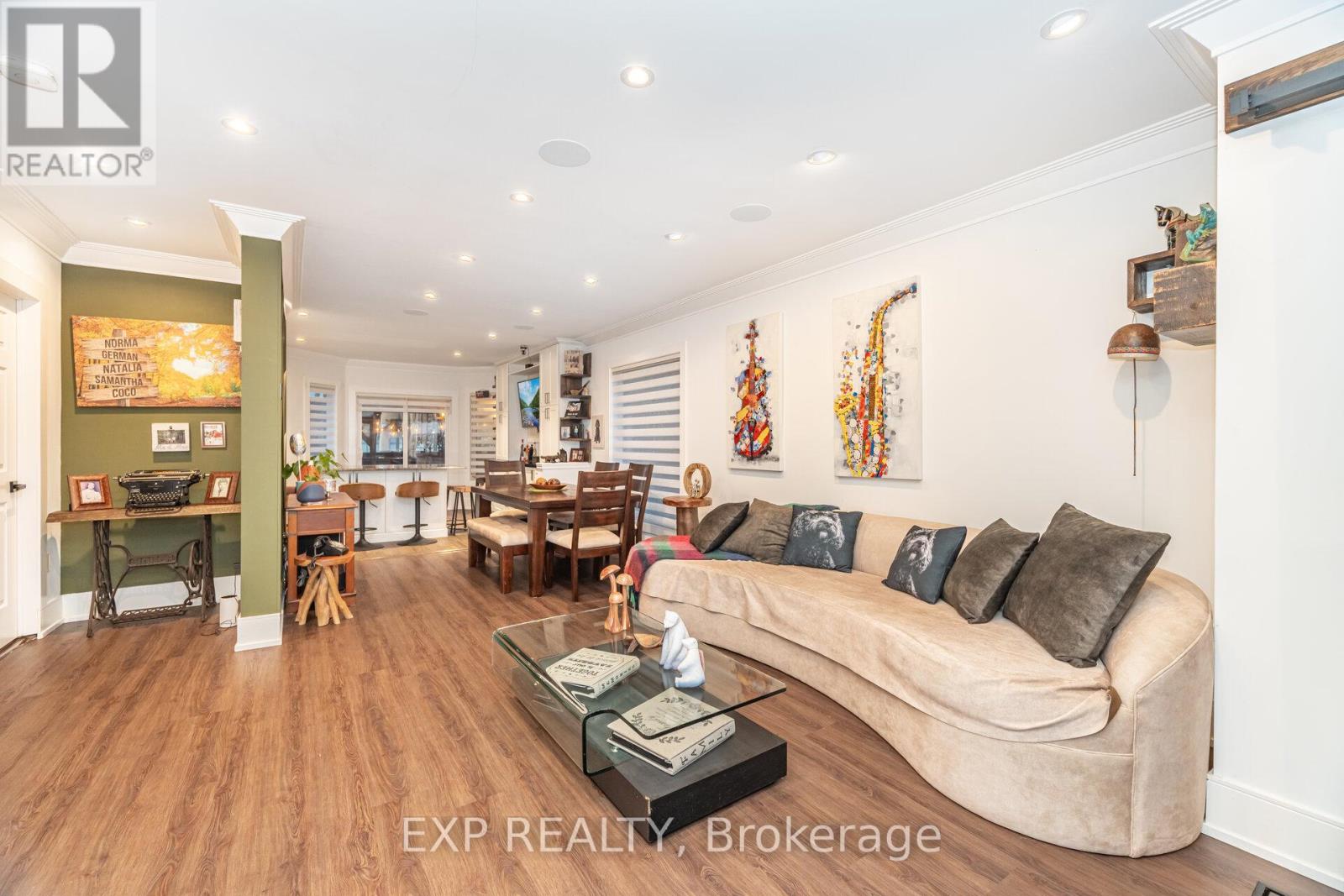 118 Solway Avenue, Vaughan, Ontario L6A 2X1 - Photo 10 - N12525526