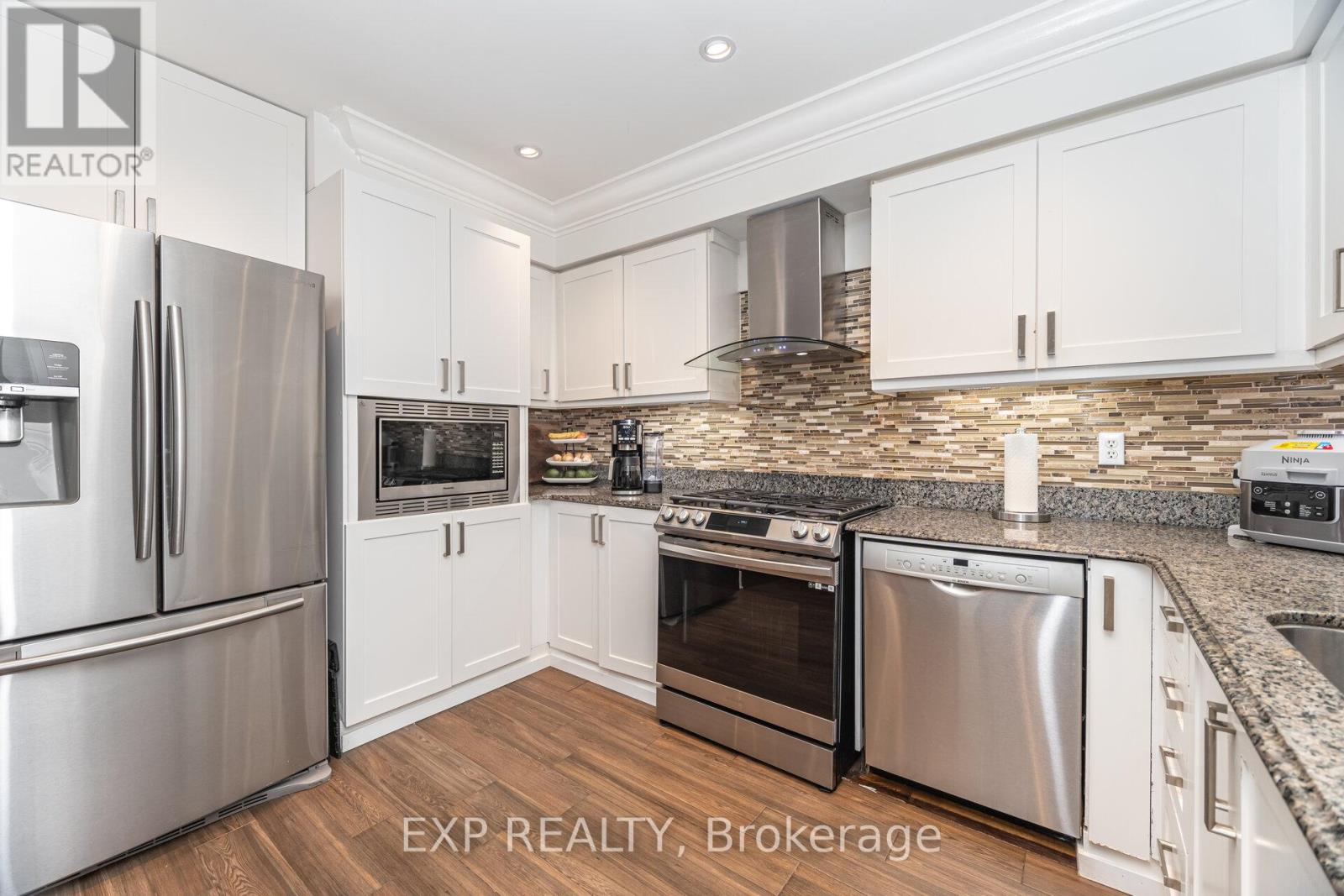 118 Solway Avenue, Vaughan, Ontario L6A 2X1 - Photo 14 - N12525526