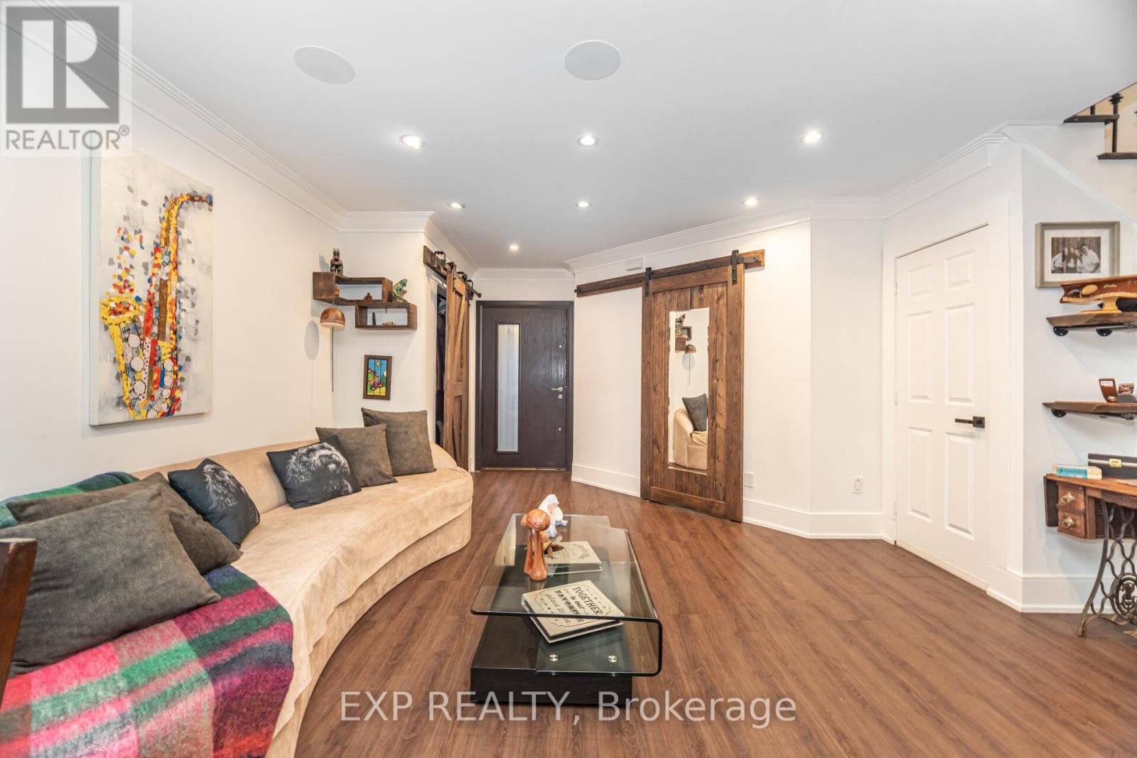 118 Solway Avenue, Vaughan, Ontario L6A 2X1 - Photo 9 - N12525526