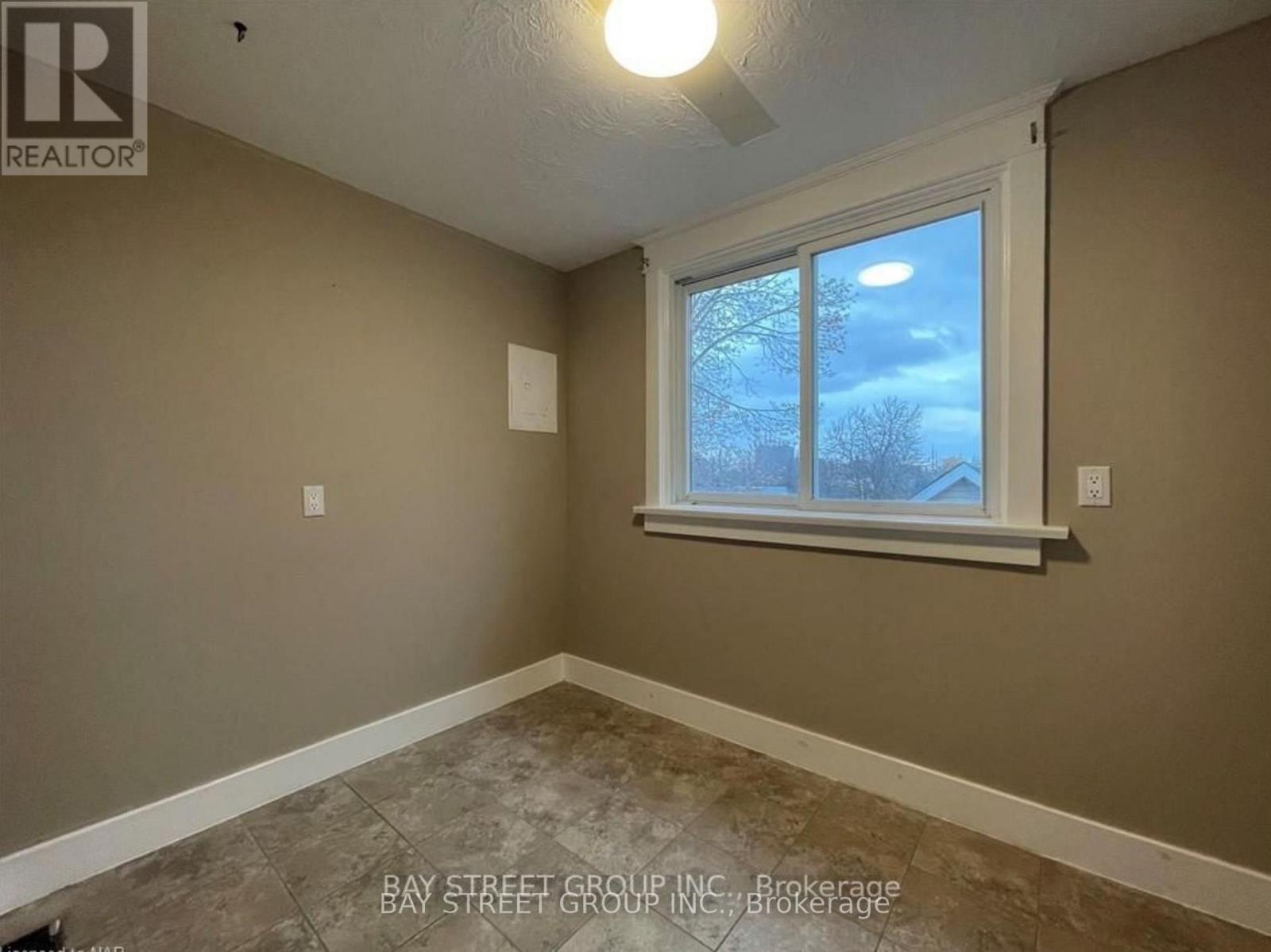 236 Beaver Street, Thorold, Ontario  L2V 1C1 - Photo 22 - X12525686