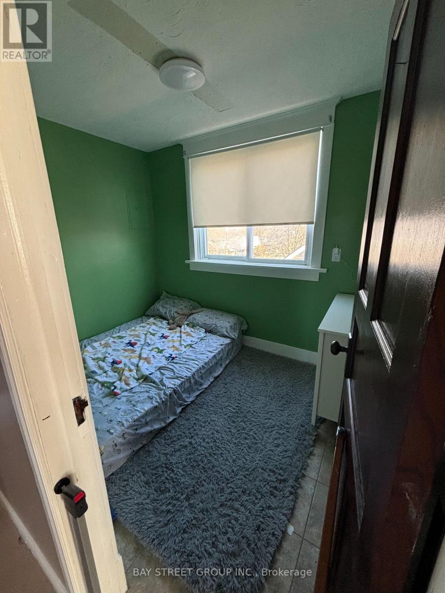 236 Beaver Street, Thorold, Ontario  L2V 1C1 - Photo 8 - X12525686