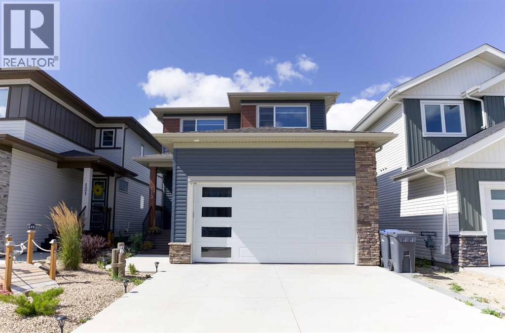 119 Crestview Boulevard, Sylvan Lake, Alberta  T4S 0V8 - Photo 1 - A2250954