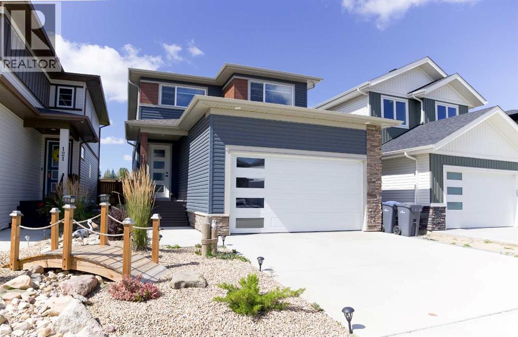 119 Crestview Boulevard, Sylvan Lake, Alberta  T4S 0V8 - Photo 2 - A2250954