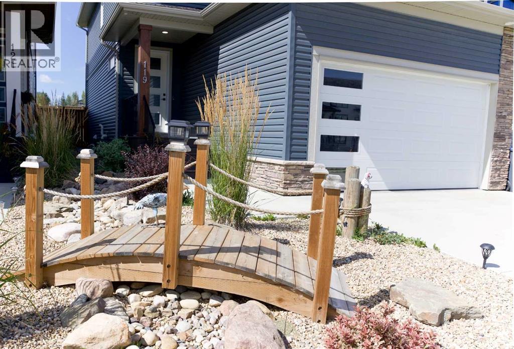 119 Crestview Boulevard, Sylvan Lake, Alberta  T4S 0V8 - Photo 4 - A2250954