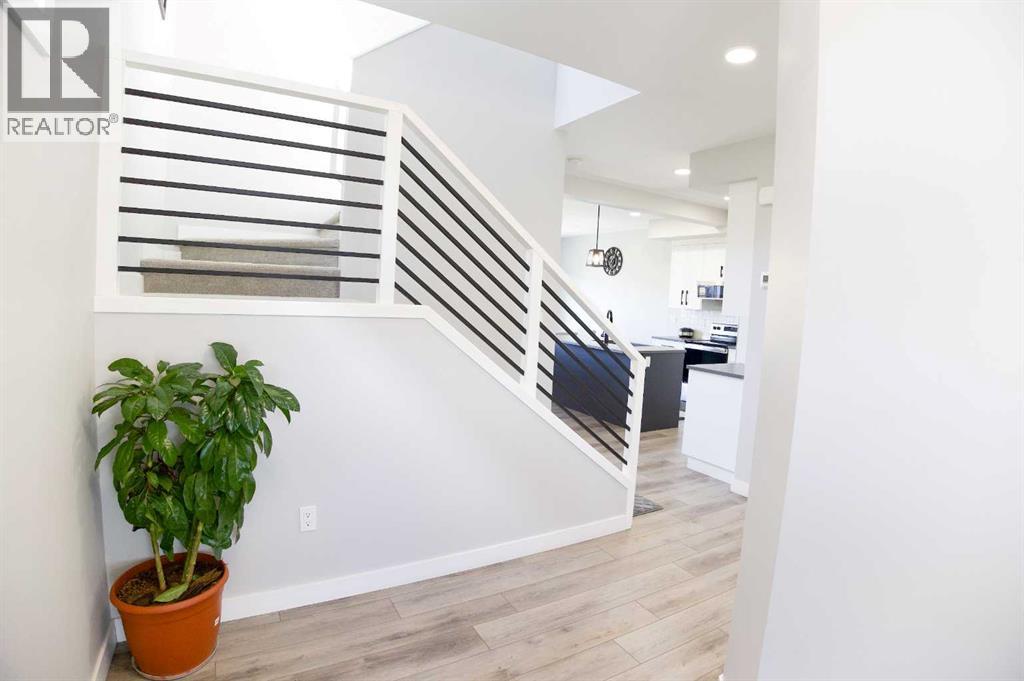 119 Crestview Boulevard, Sylvan Lake, Alberta  T4S 0V8 - Photo 6 - A2250954