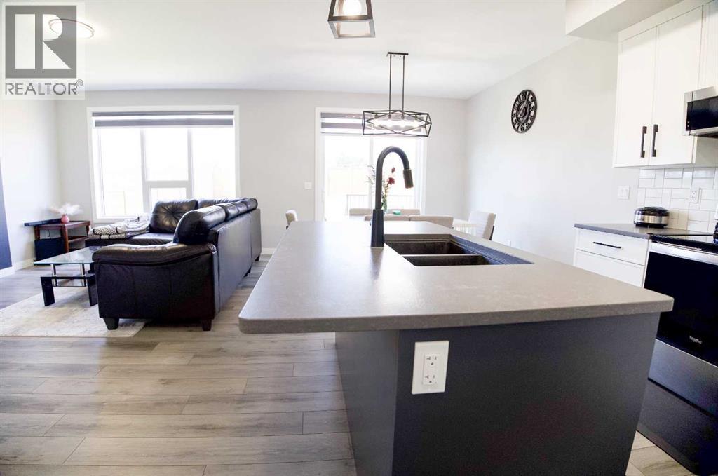 119 Crestview Boulevard, Sylvan Lake, Alberta  T4S 0V8 - Photo 9 - A2250954