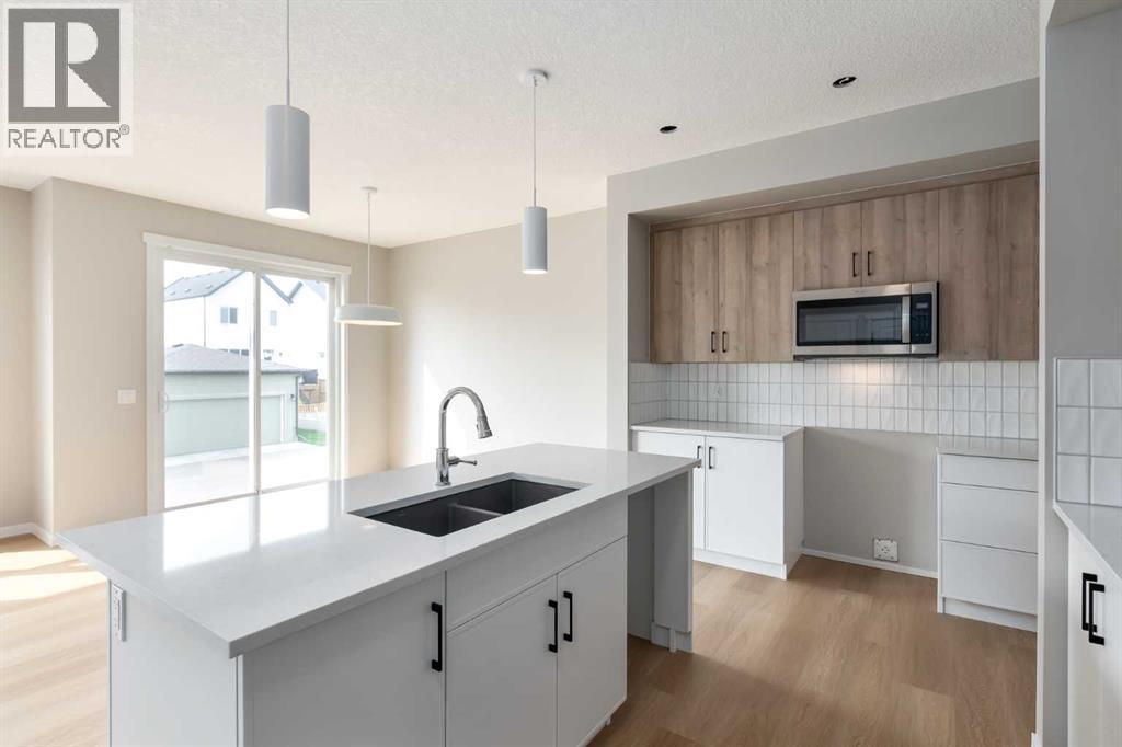 109 Monterey Place Se, High River, Alberta  T1V 0K3 - Photo 2 - A2253958