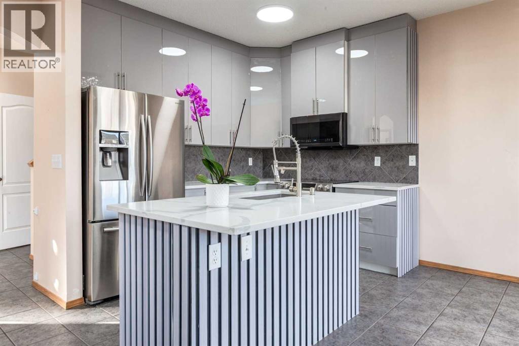 756 Luxstone Landing Sw, Airdrie, Alberta  T4B 3L1 - Photo 2 - A2266789