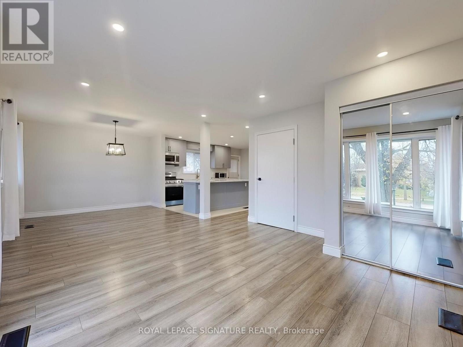 Main - 10 Vesper Court, Toronto, Ontario  M1H 1C2 - Photo 7 - E12497764