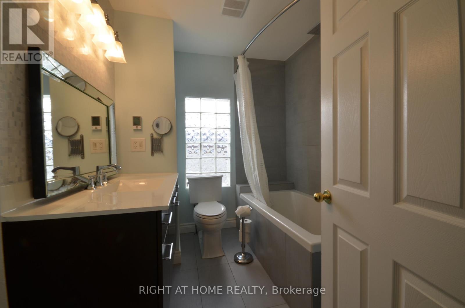 68 Glenforest Road, Toronto, Ontario  M4N 1Z8 - Photo 7 - C12525764