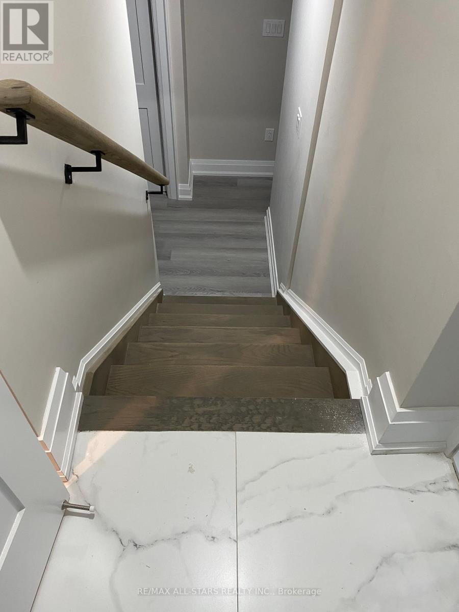 519a Warden Avenue, Toronto, Ontario  L3R 1N3 - Photo 2 - E12525712