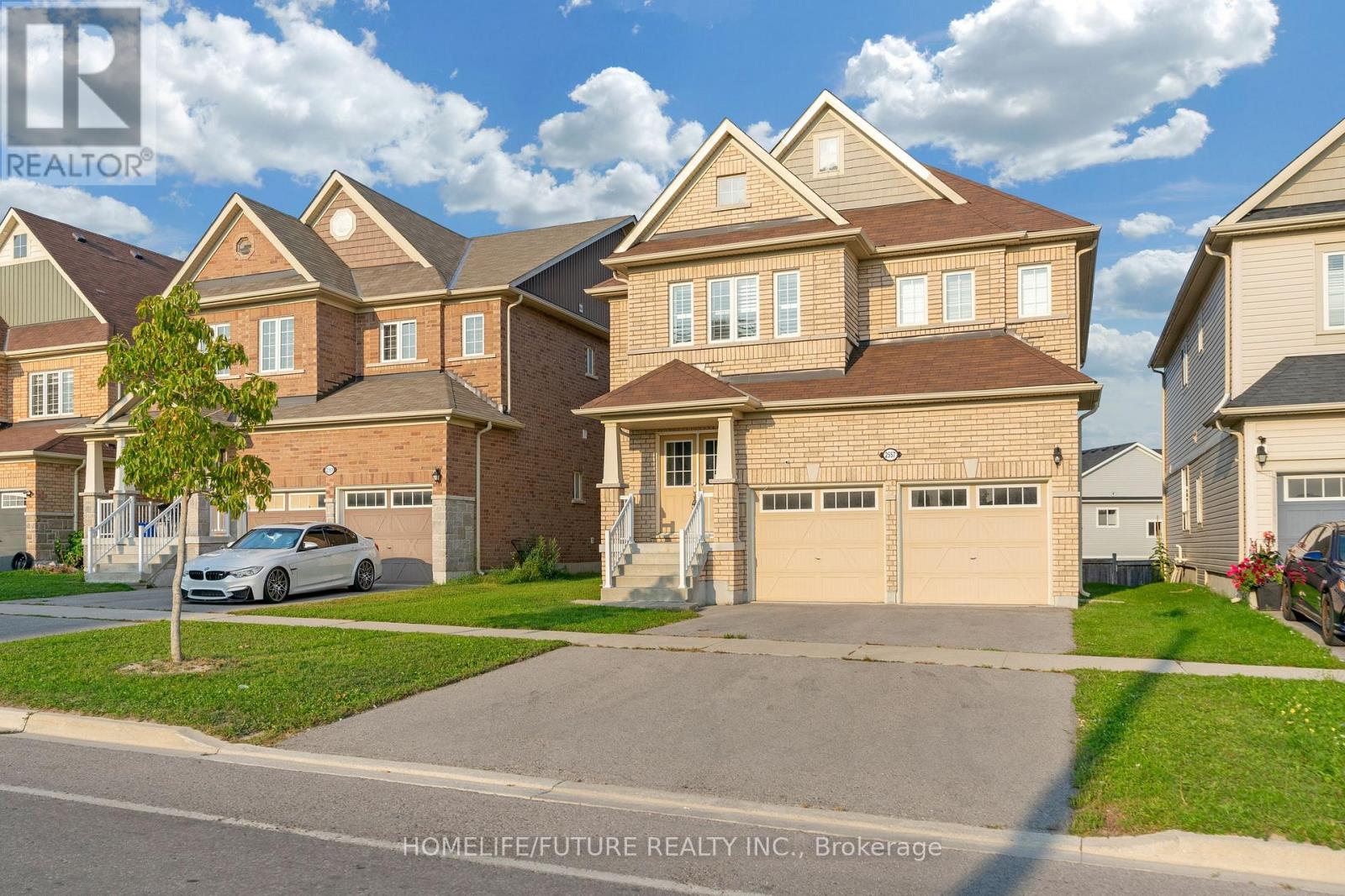 2557 Bridle Road, Oshawa, Ontario  L1L 0J1 - Photo 2 - E12525726