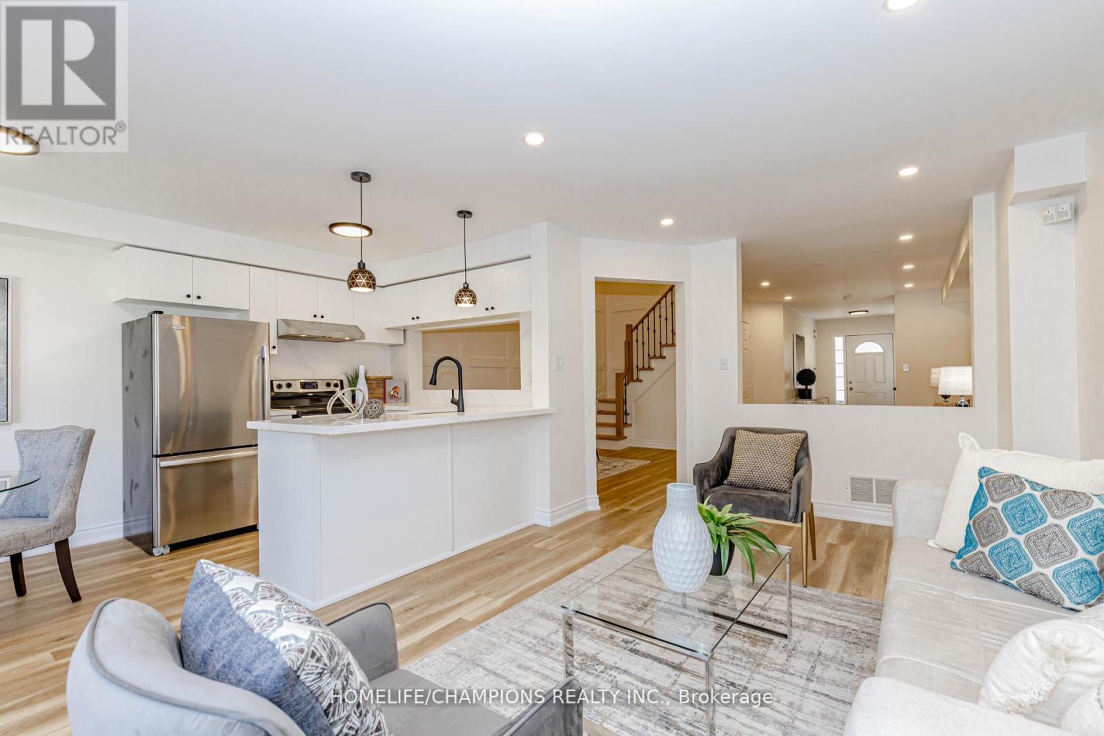 27 Tasker Crescent, Ajax, Ontario  L1Z 1N8 - Photo 7 - E12525758