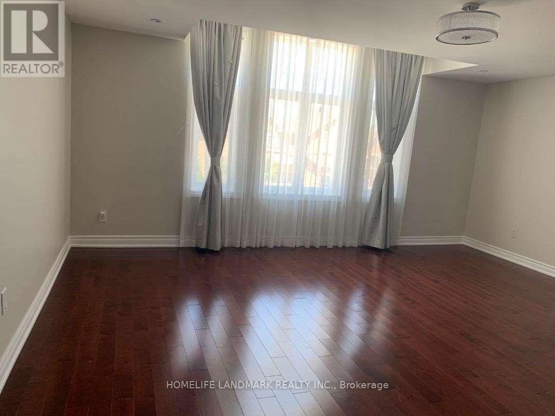 595 Highglen Avenue, Markham, Ontario  L3S 4N5 - Photo 5 - N12525720