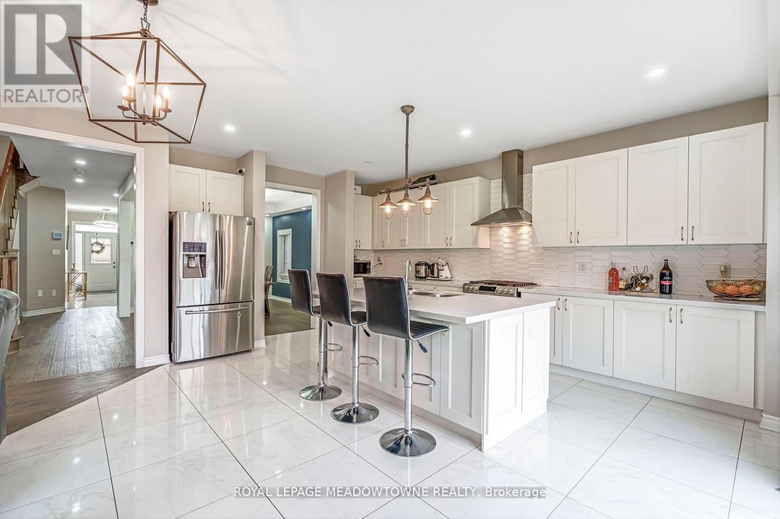 1029 Barton Way, Innisfil, Ontario  L9S 4R7 - Photo 14 - N12525742