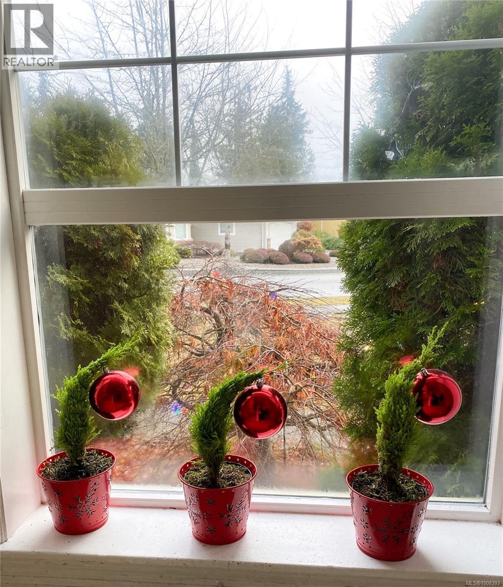 907 Savary Dr, Qualicum Beach, British Columbia V9K 1R7 - Photo 38 - 1008393