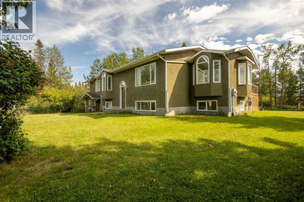 550 4 Avenue W, Sundre, Alberta  T0M 1X0 - Photo 2 - A2256456