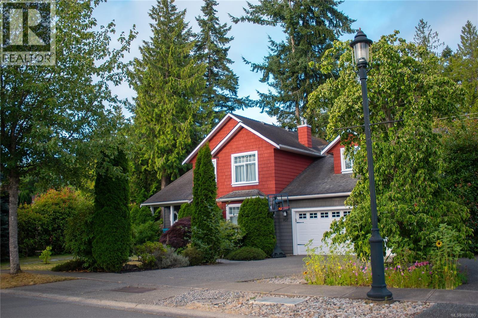 907 Savary Dr, Qualicum Beach, British Columbia