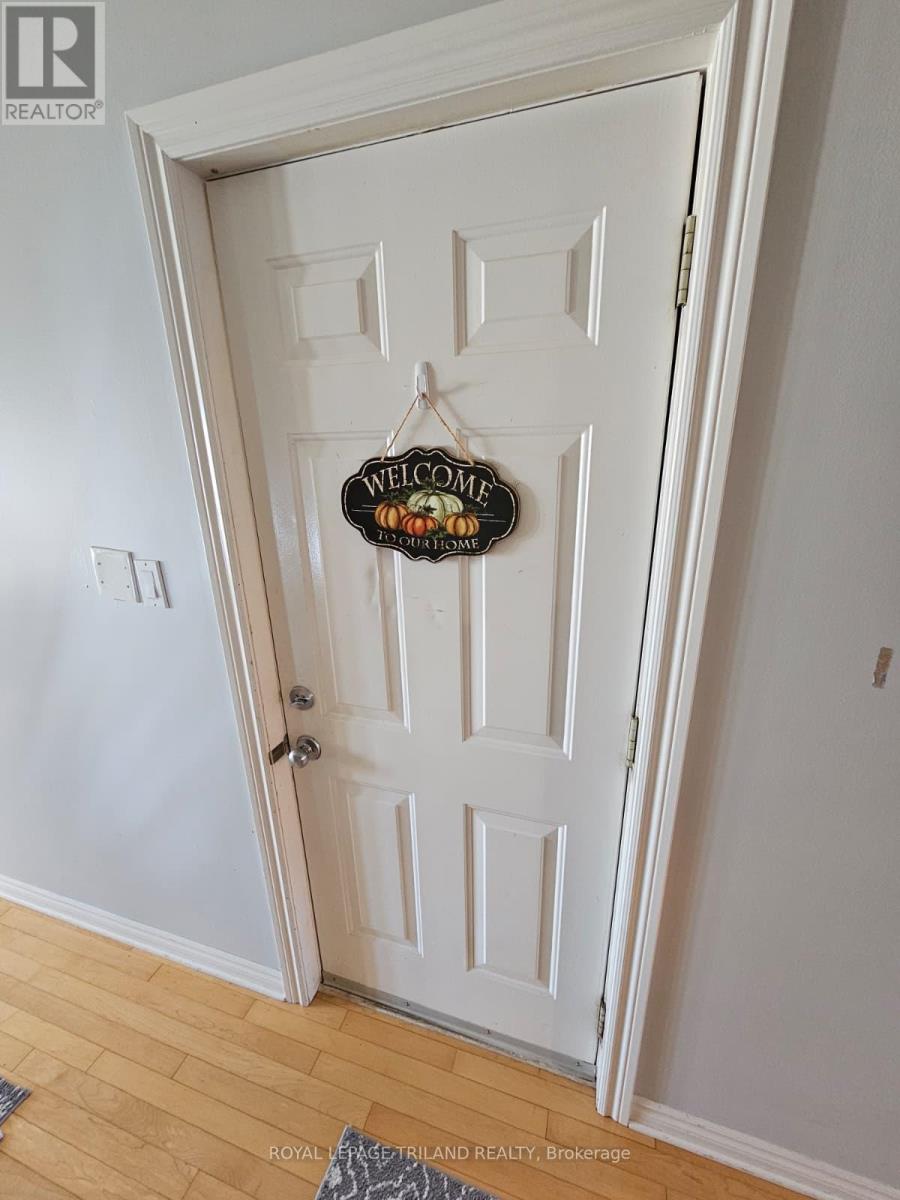 2404 Asima Drive, London South, Ontario  N6M 0B3 - Photo 10 - X12525794