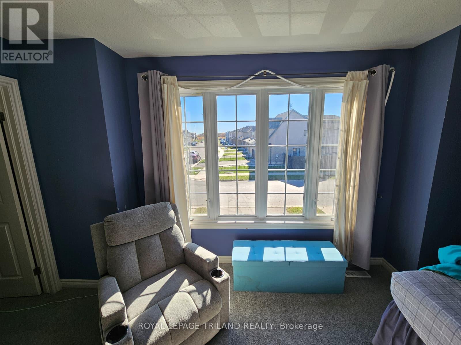 2404 Asima Drive, London South, Ontario  N6M 0B3 - Photo 11 - X12525794