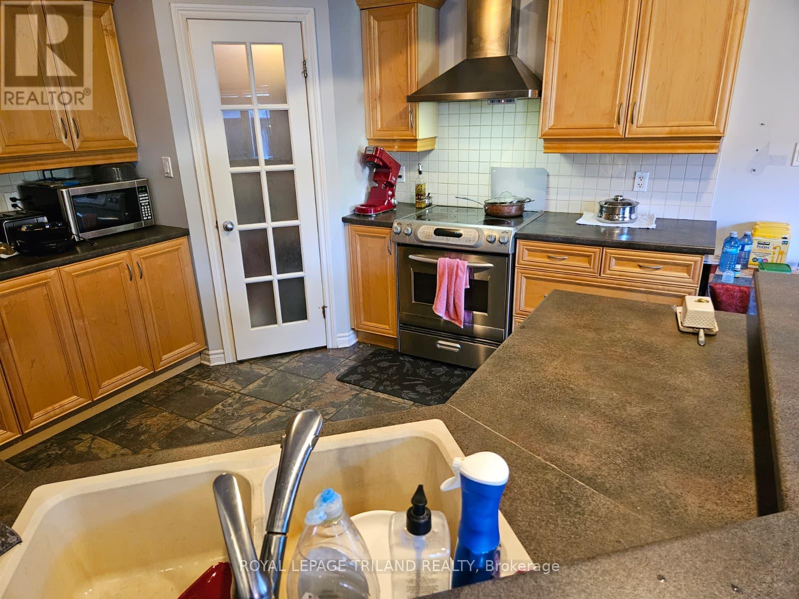 2404 Asima Drive, London South, Ontario  N6M 0B3 - Photo 16 - X12525794