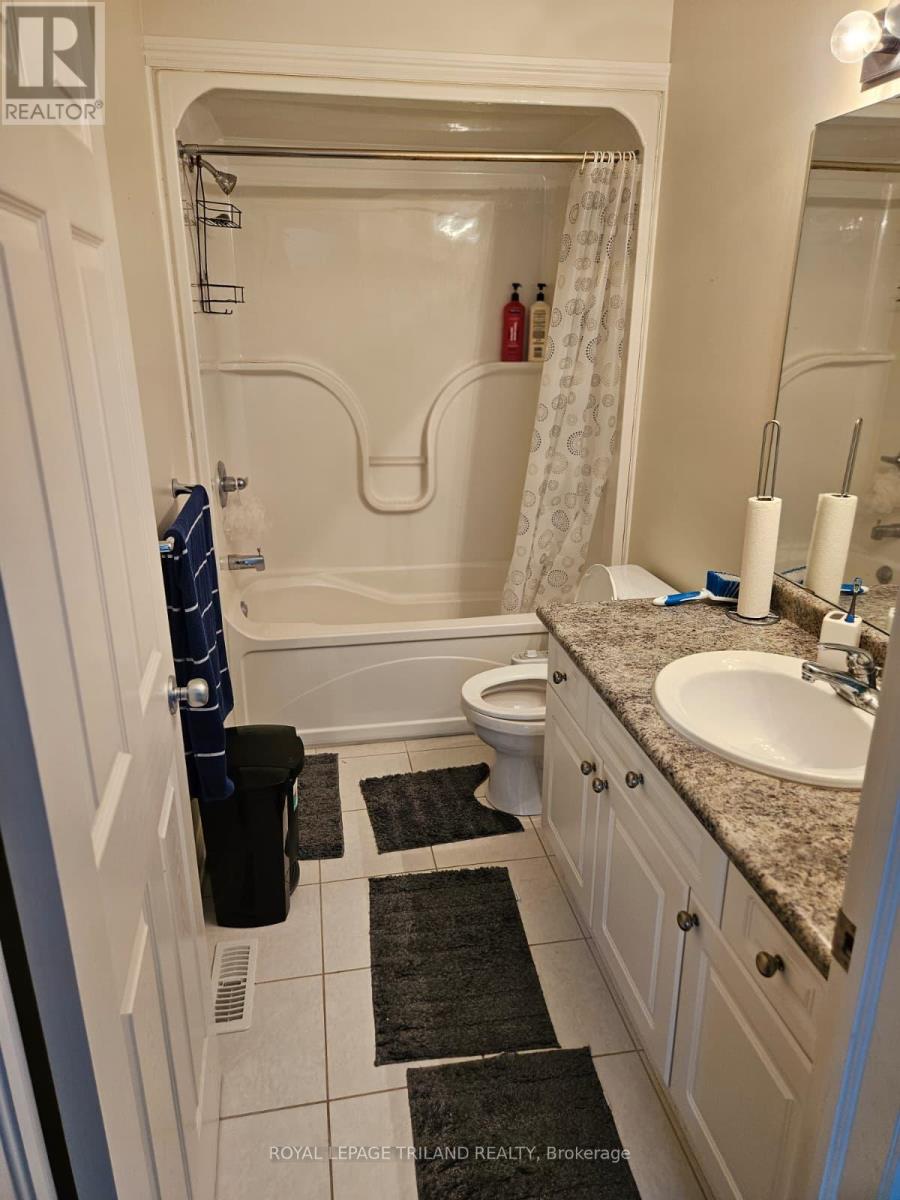 2404 Asima Drive, London South, Ontario  N6M 0B3 - Photo 17 - X12525794