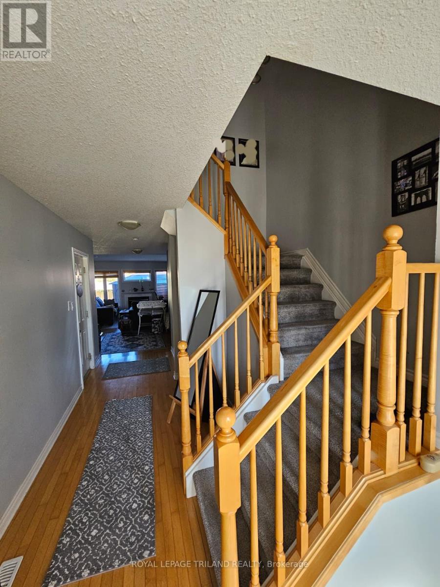 2404 Asima Drive, London South, Ontario  N6M 0B3 - Photo 5 - X12525794