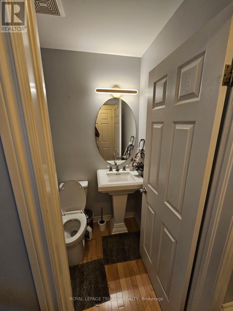 2404 Asima Drive, London South, Ontario  N6M 0B3 - Photo 7 - X12525794