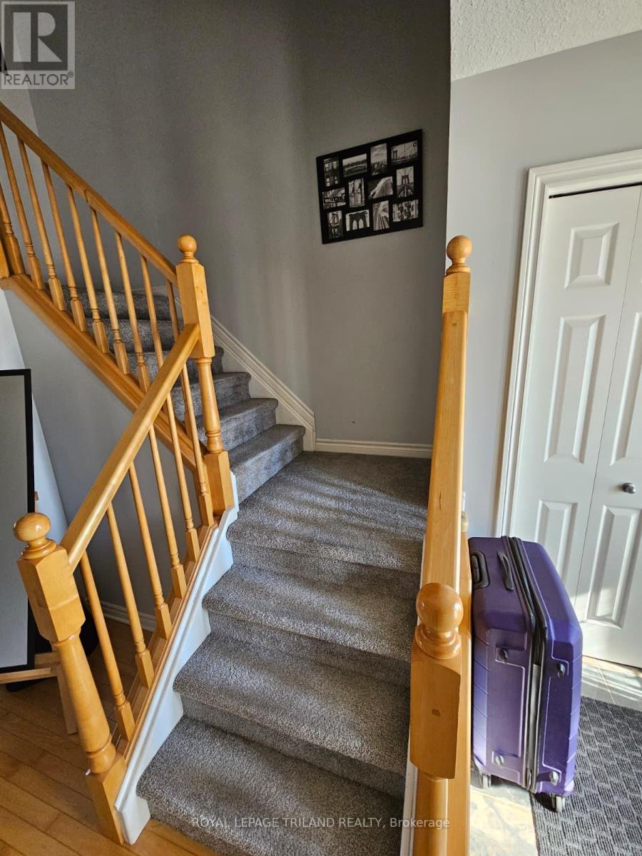 2404 Asima Drive, London South, Ontario  N6M 0B3 - Photo 9 - X12525794