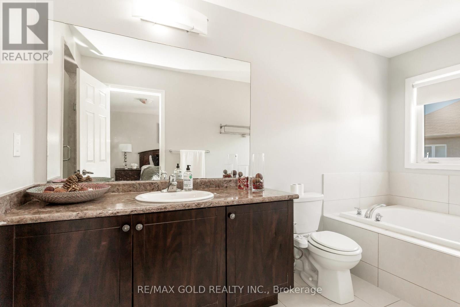 486 Queen Mary Drive, Brampton, Ontario  L7A 4N3 - Photo 34 - W12525736