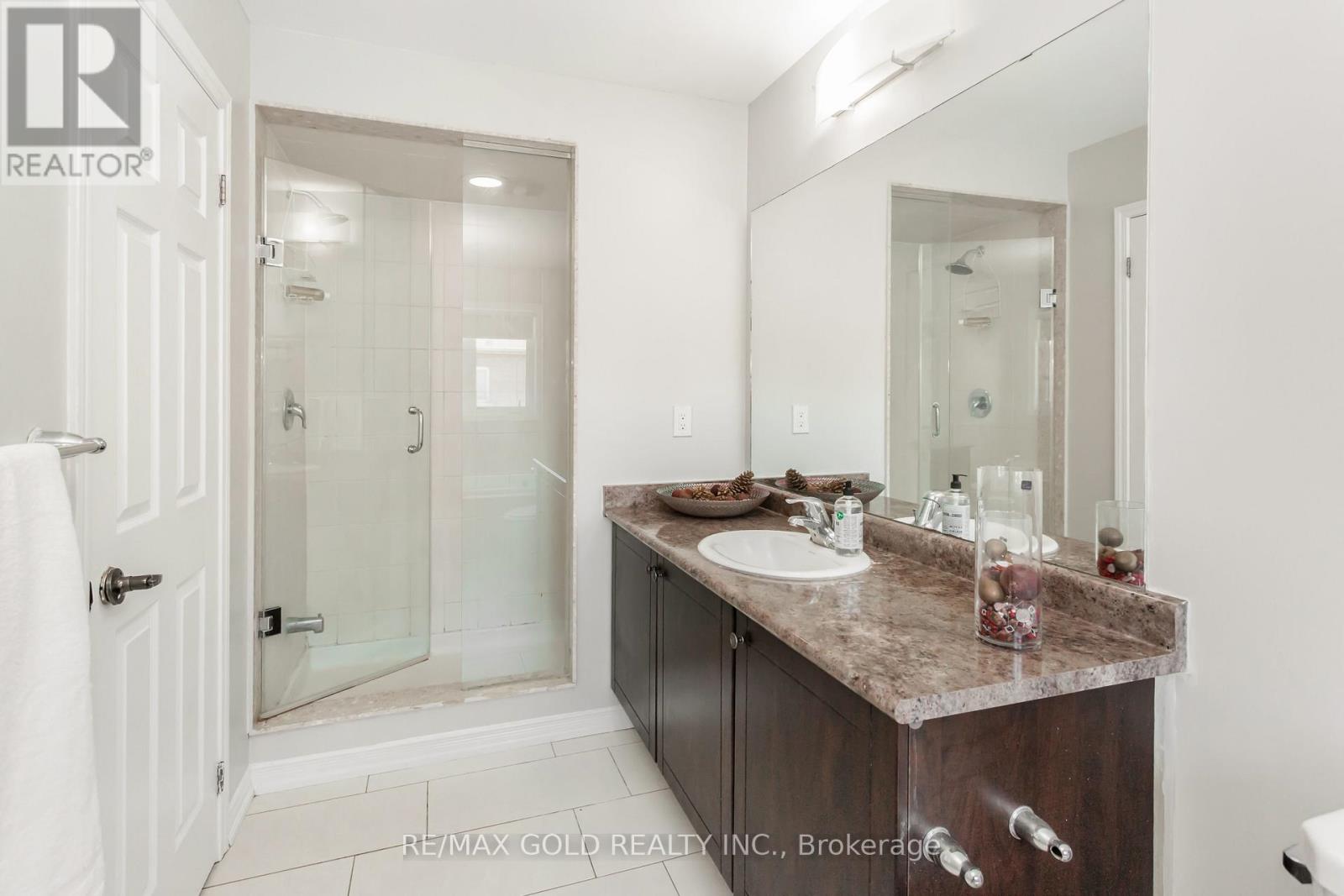 486 Queen Mary Drive, Brampton, Ontario  L7A 4N3 - Photo 37 - W12525736