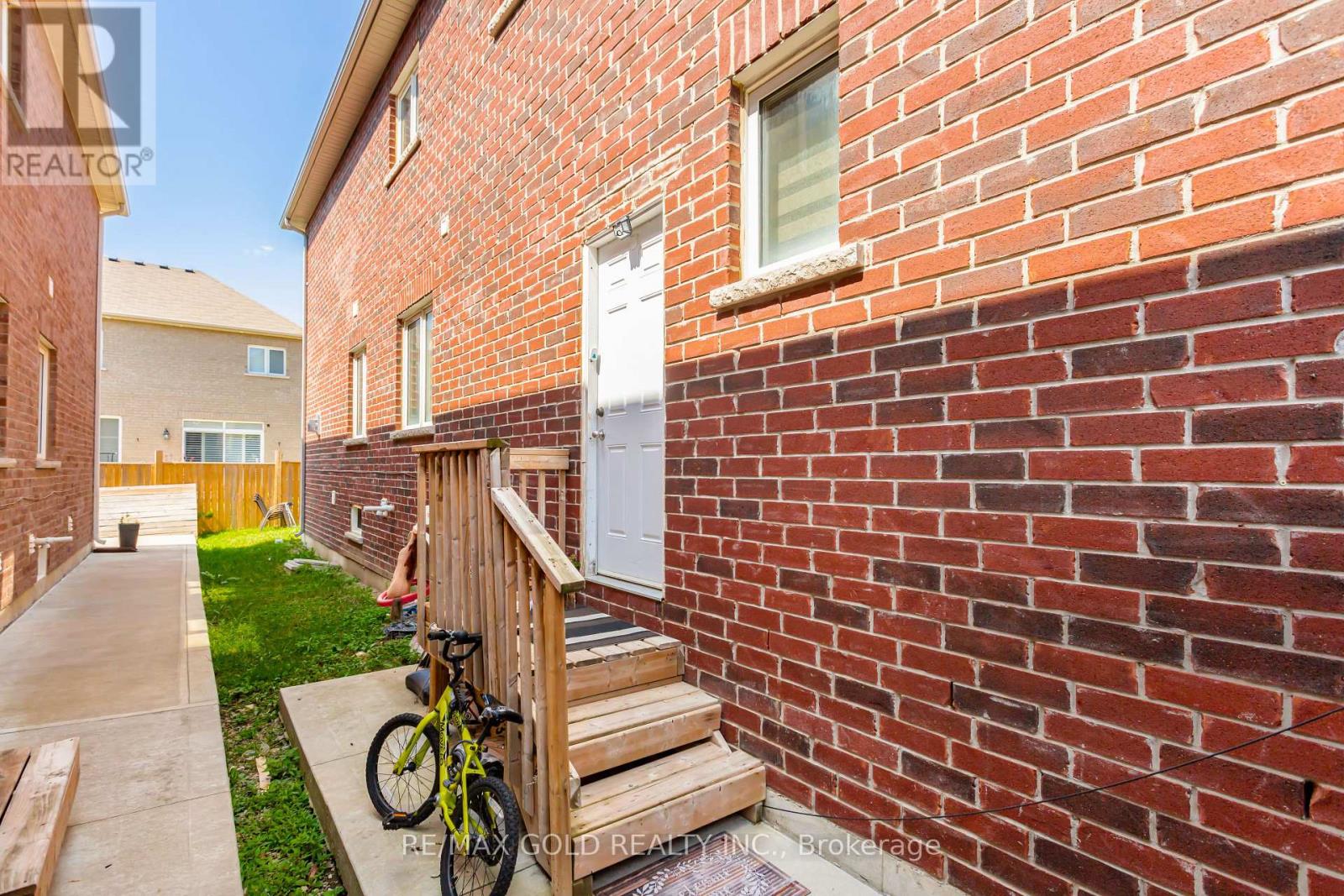 486 Queen Mary Drive, Brampton, Ontario  L7A 4N3 - Photo 48 - W12525736