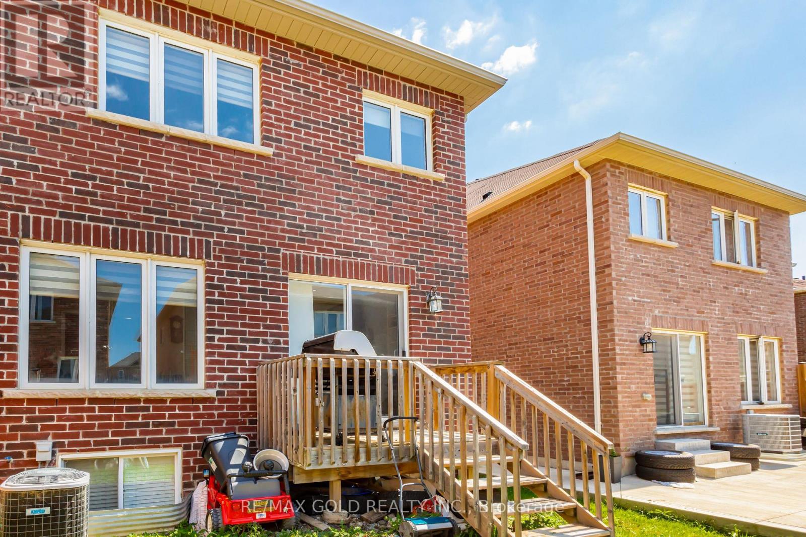 486 Queen Mary Drive, Brampton, Ontario  L7A 4N3 - Photo 50 - W12525736