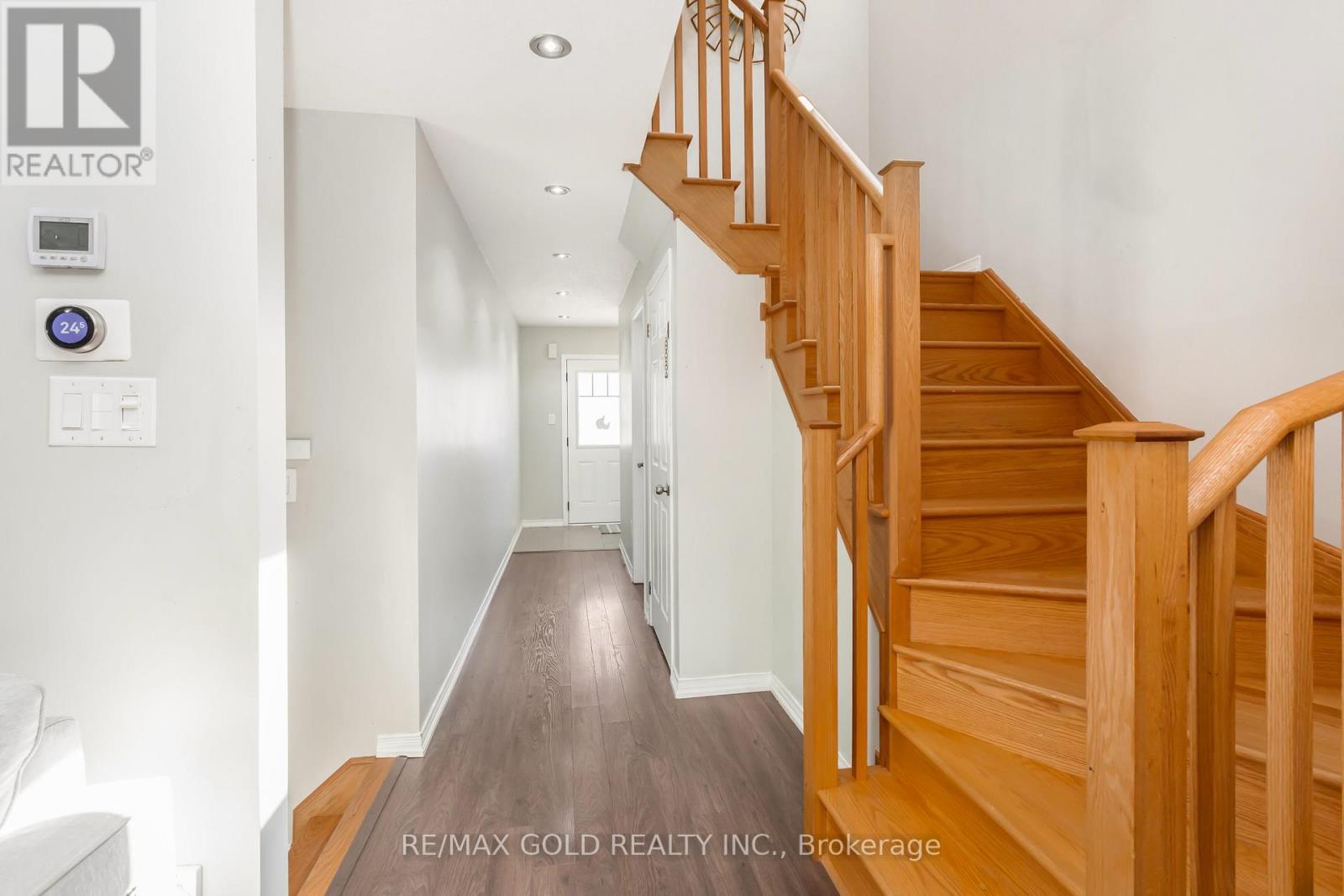 486 Queen Mary Drive, Brampton, Ontario  L7A 4N3 - Photo 6 - W12525736