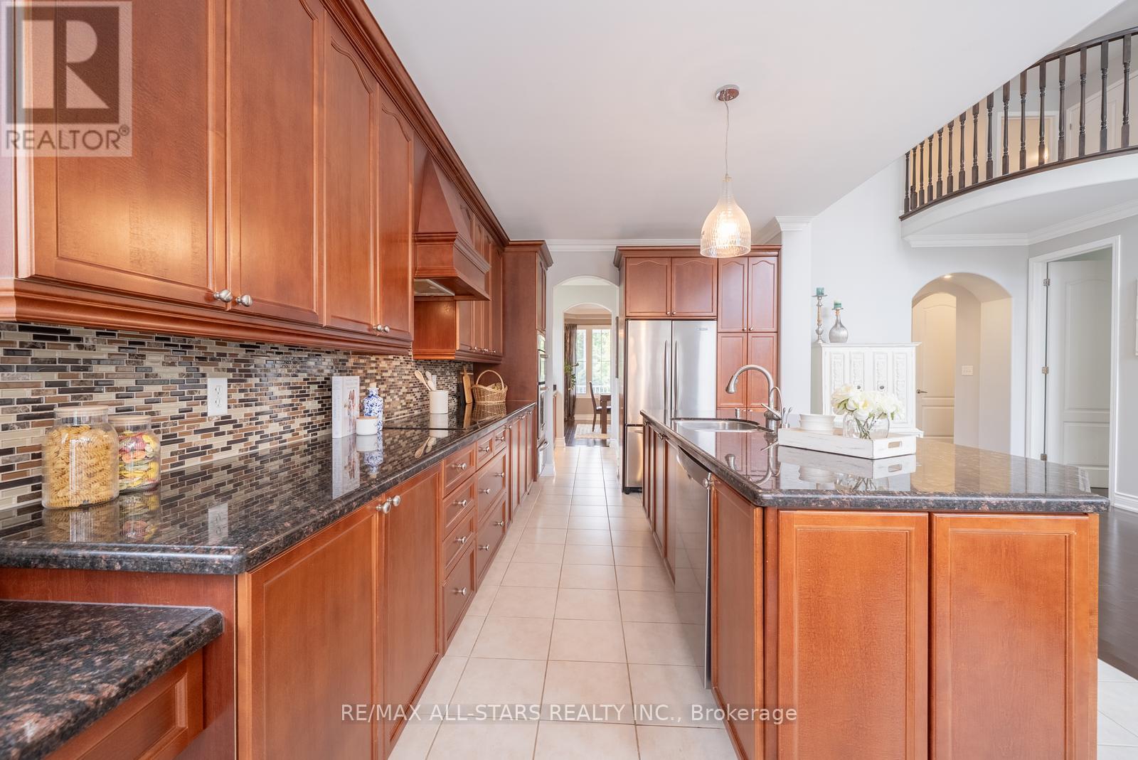 134 Stephensbrook Circle, Whitchurch-Stouffville, Ontario  L4A 0G4 - Photo 9 - N12422774