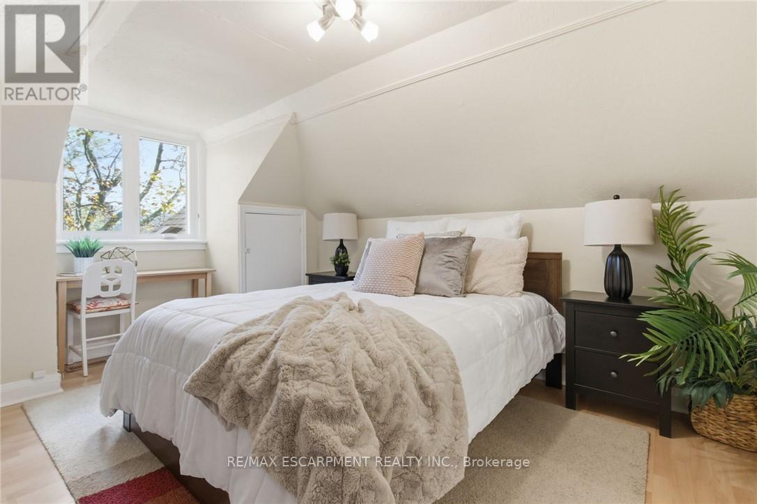 76 East 15th Street, Hamilton, Ontario  L9A 4E9 - Photo 13 - X12525730