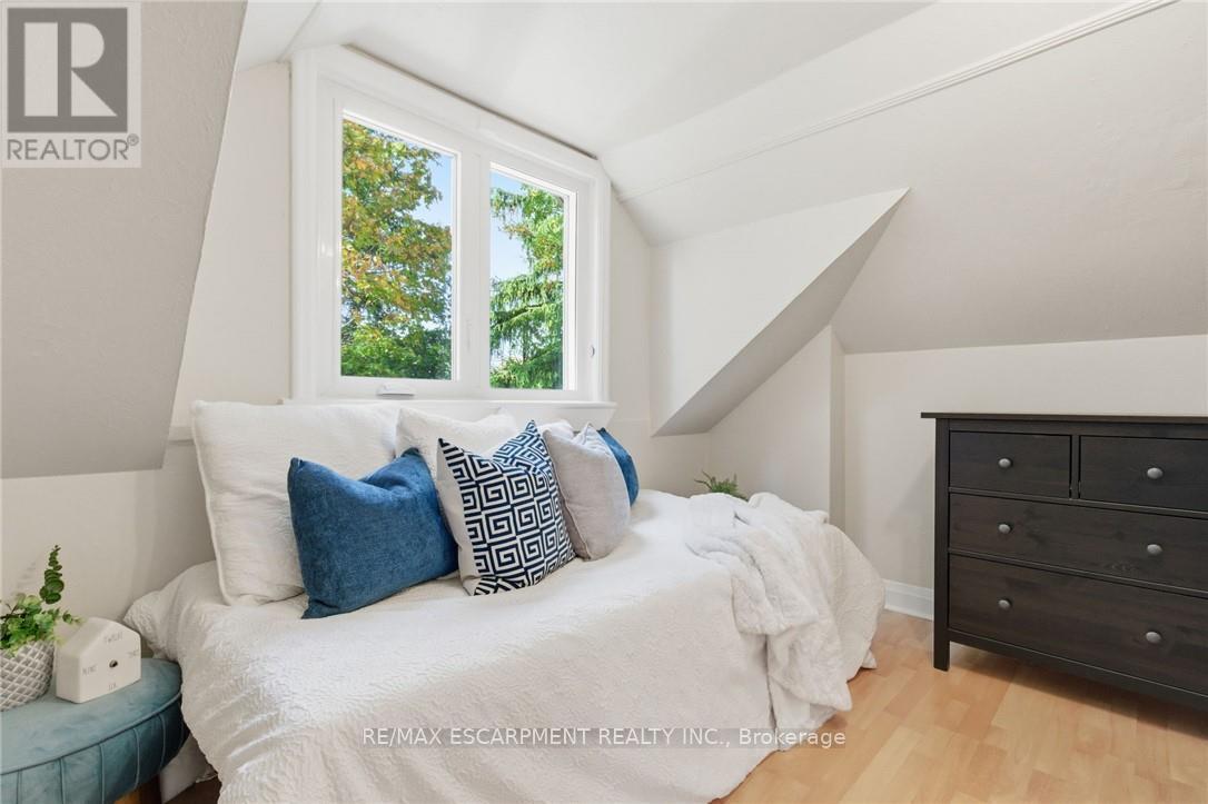 76 East 15th Street, Hamilton, Ontario  L9A 4E9 - Photo 14 - X12525730