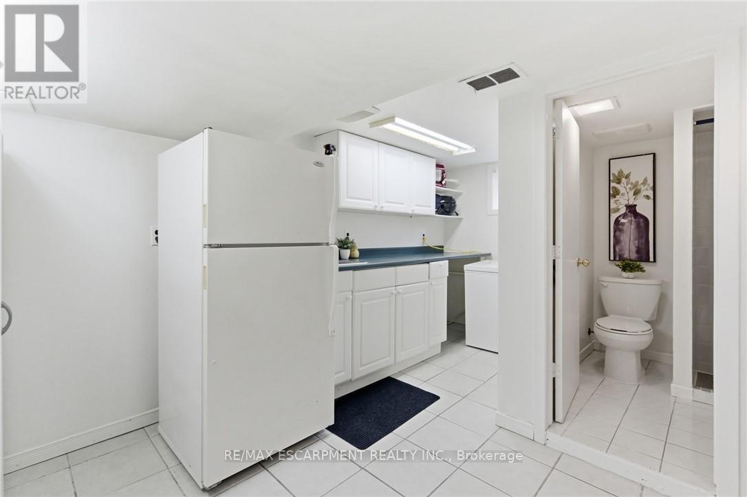 76 East 15th Street, Hamilton, Ontario  L9A 4E9 - Photo 17 - X12525730