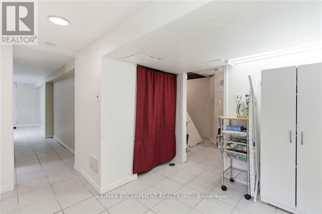 76 East 15th Street, Hamilton, Ontario  L9A 4E9 - Photo 19 - X12525730