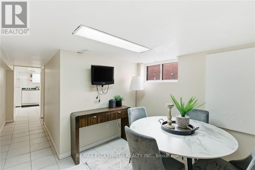 76 East 15th Street, Hamilton, Ontario  L9A 4E9 - Photo 22 - X12525730