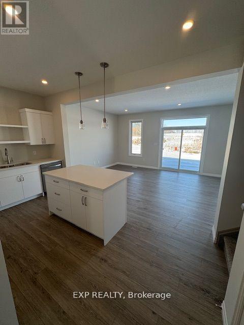 50 Canary Street, Tillsonburg, Ontario  N4G 0K3 - Photo 2 - X12525754