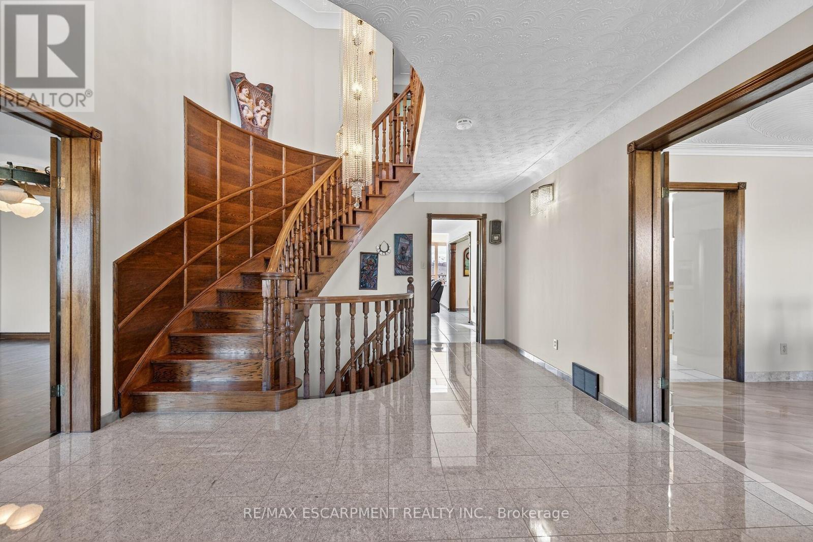 568 Ridge Road, Hamilton, Ontario  L8J 2Y6 - Photo 17 - X12525778