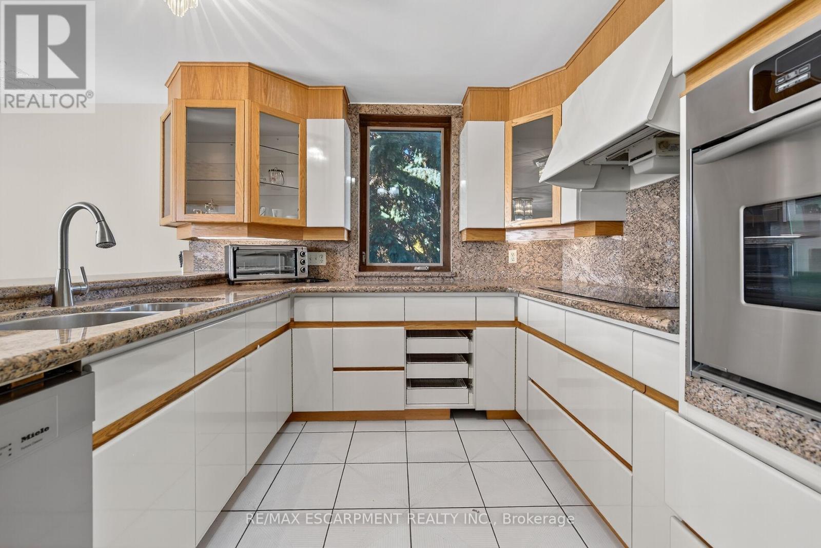 568 Ridge Road, Hamilton, Ontario  L8J 2Y6 - Photo 21 - X12525778