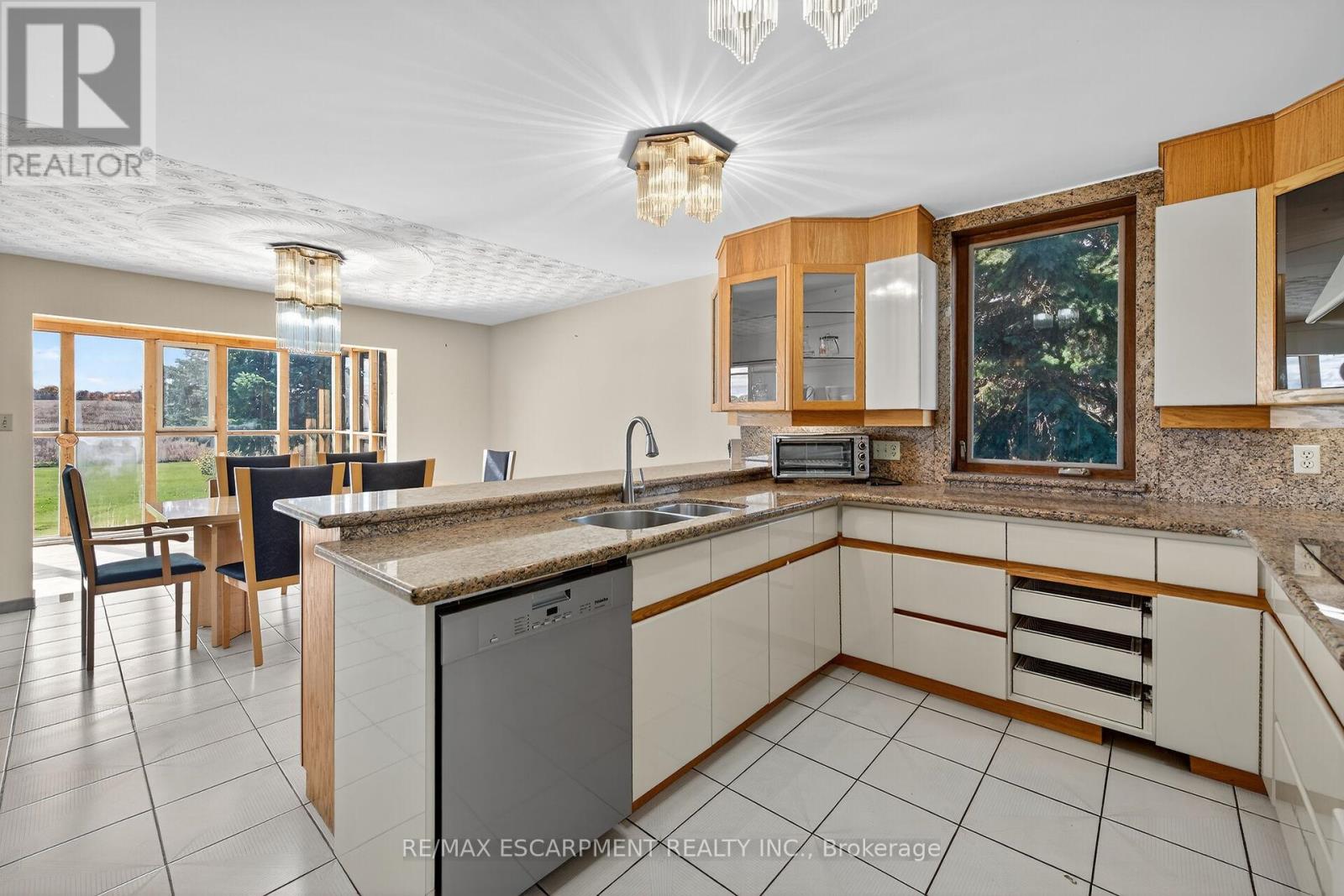 568 Ridge Road, Hamilton, Ontario  L8J 2Y6 - Photo 22 - X12525778