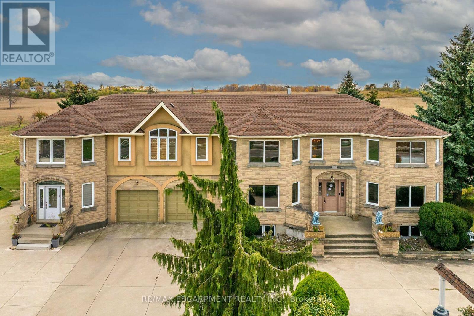 568 Ridge Road, Hamilton, Ontario  L8J 2Y6 - Photo 3 - X12525778