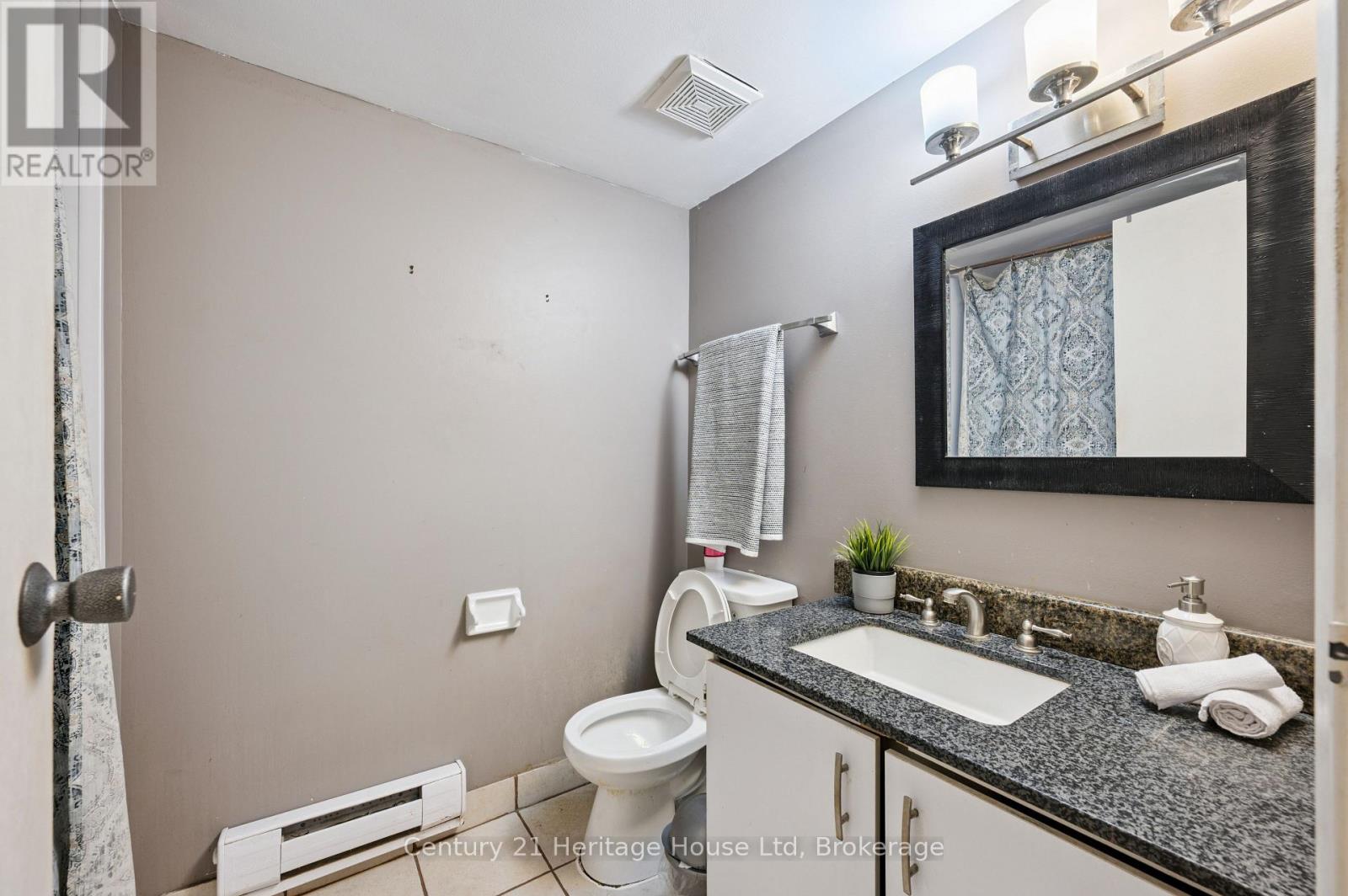203 - 10 Ajax Street, Guelph, Ontario N1H 7N6 - Photo 12 - X12525804