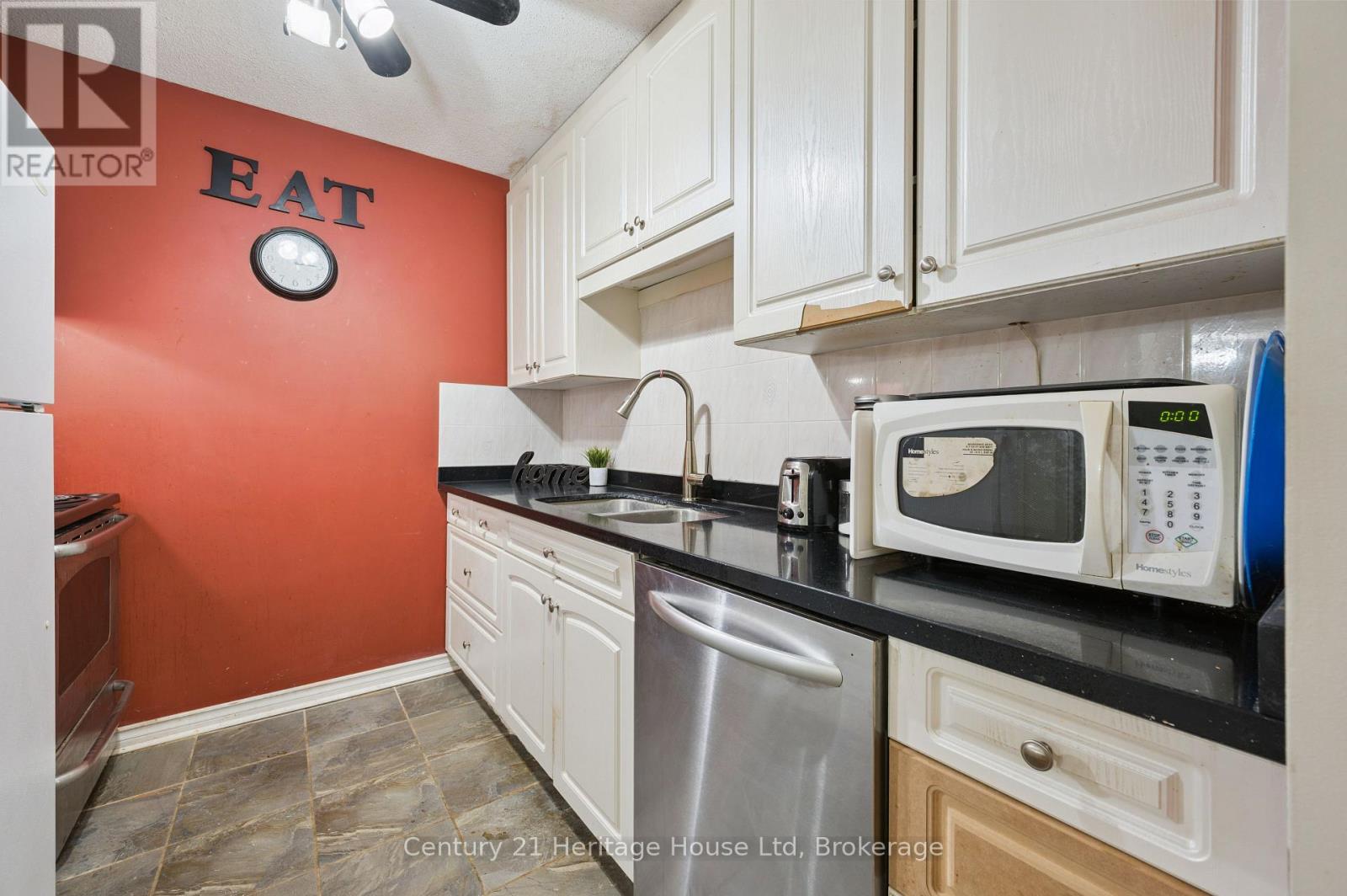 203 - 10 Ajax Street, Guelph, Ontario N1H 7N6 - Photo 5 - X12525804