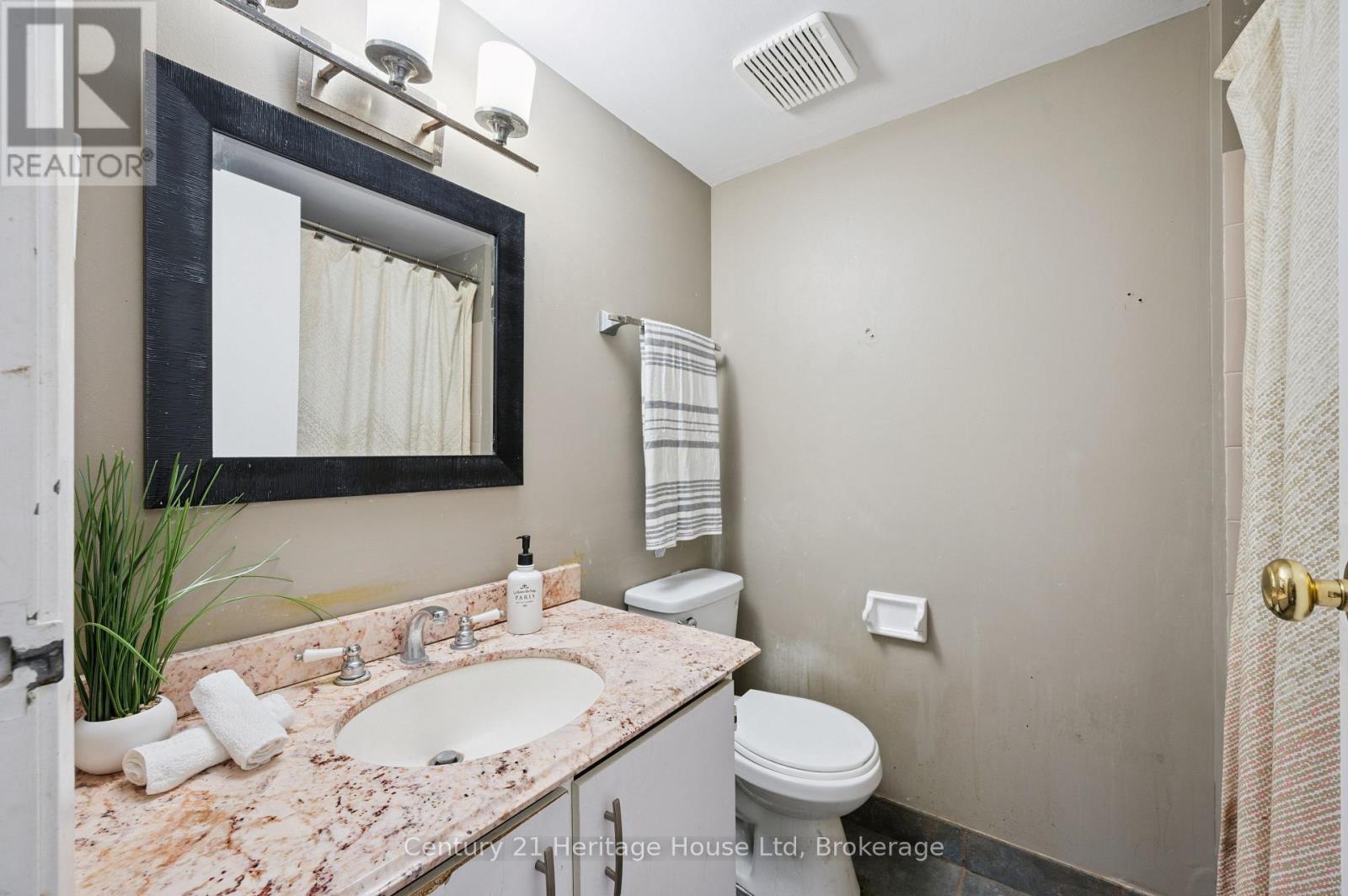 203 - 10 Ajax Street, Guelph, Ontario N1H 7N6 - Photo 9 - X12525804