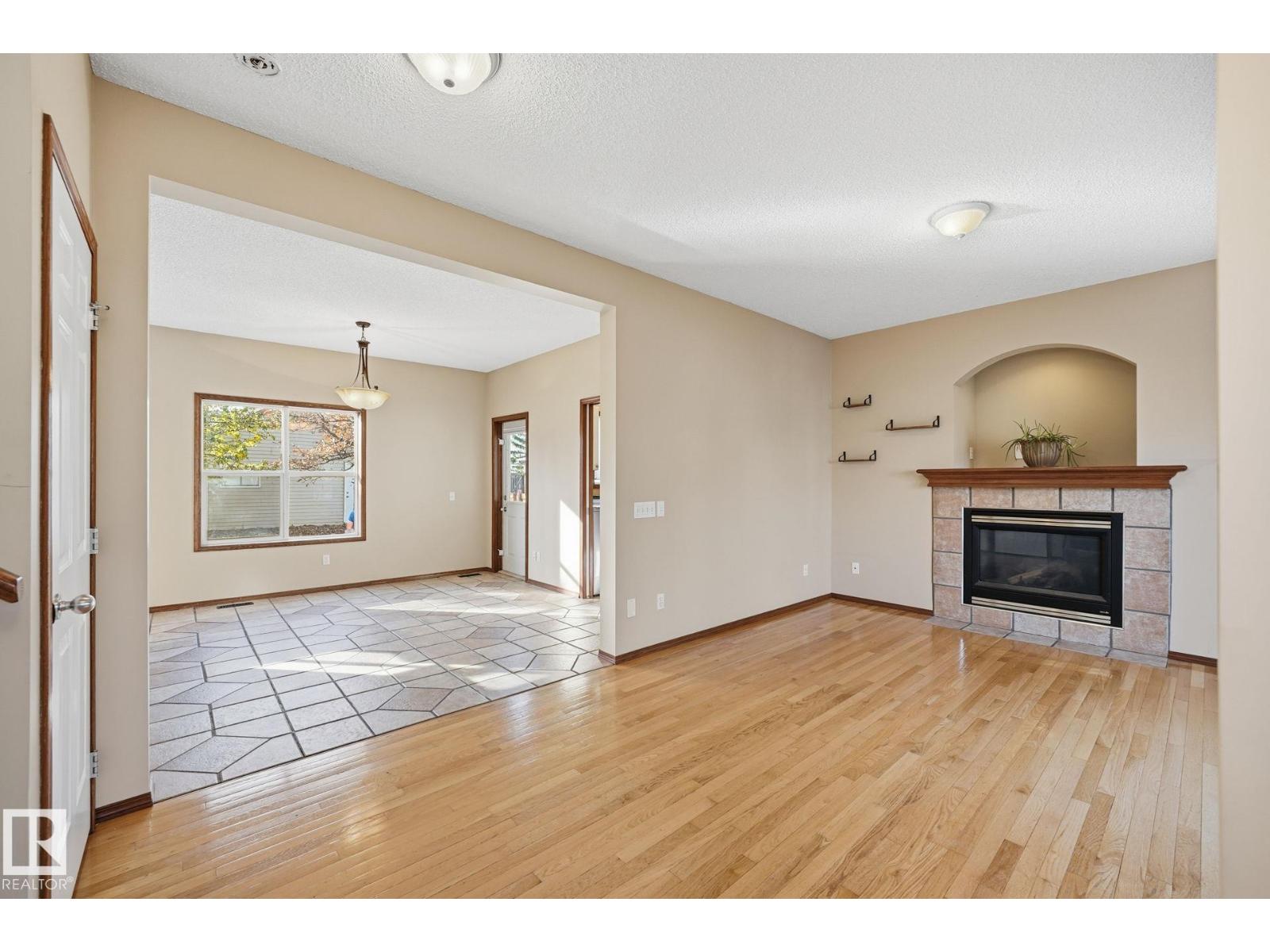 1922 Tanner Wd Nw, Edmonton, Alberta  T6R 2S5 - Photo 5 - E4463402